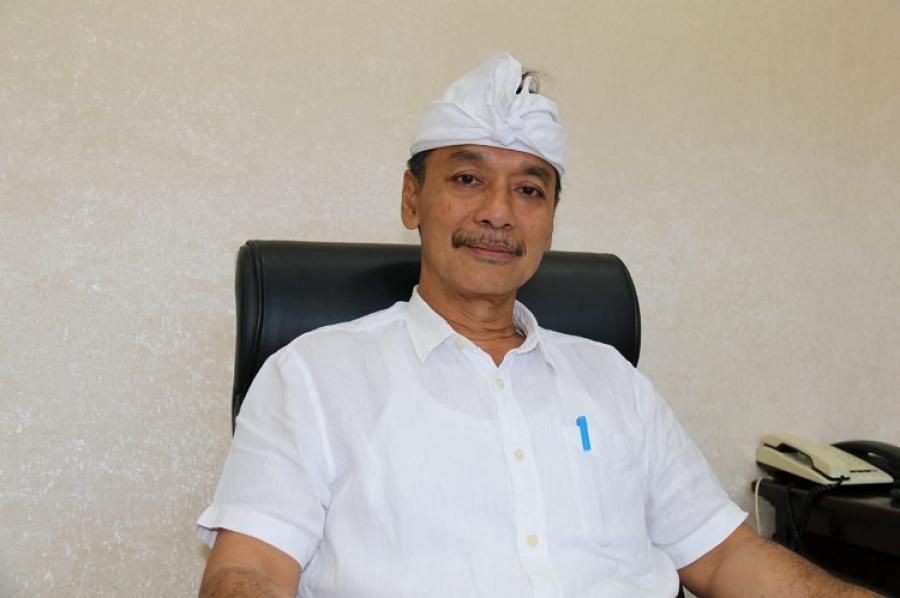 podiumnews.com-Pergub 79 tahun 2018, Tidak Pernah Melarang Penggunaan Kain tertentu